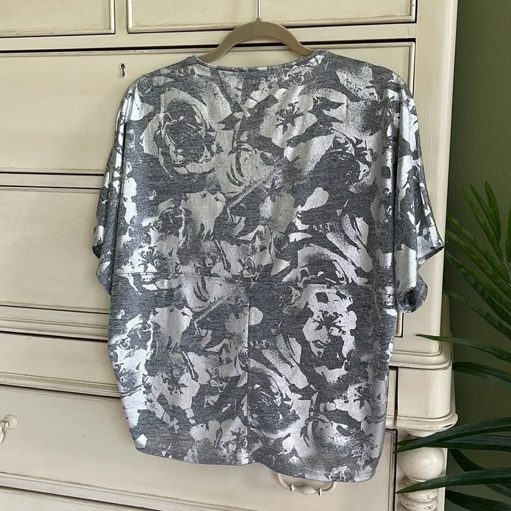 White House Black Market Silver Foil Effect T Shirt XS - Picture 4 of 6